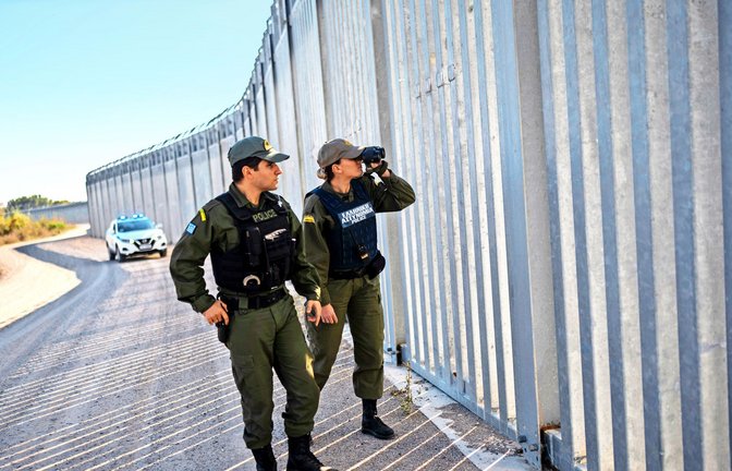Schon heute verhindern Zäune und Soldaten den Übergang von Flüchtlingen aus der Türkei nach Griechenland und damit in die EU.<span class='image-autor'>Foto: Petros Giannakouris</span>