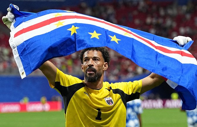 Bewegt die Fußballwelt: Kap Verdes Torhüter Vozinha. (Archivbild)<span class='image-autor'>Foto: Ju Huanzong/XinHua/dpa</span>