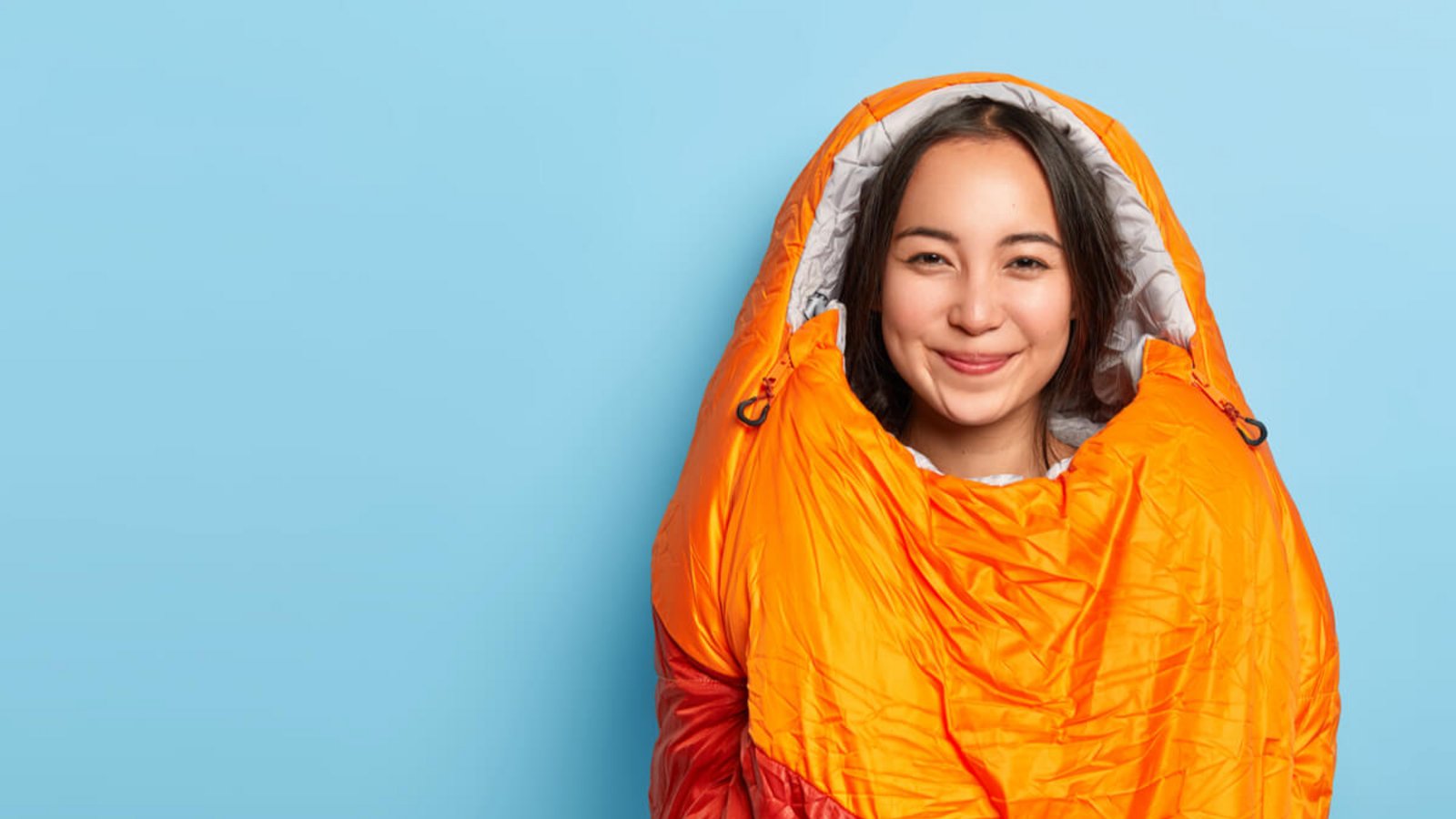 In diesem Artikel zeigen wir Ihnen, wie Sie Ihren Daunenschlafsack richtig waschen. (Temperatur, Waschmittel und Trocknen)Foto: Wayhome Studio / Shutterstock.com In diesem Artikel zeigen wir Ihnen, wie Sie Ihren Daunenschlafsack richtig waschen. (Temperatur, Waschmittel und Trocknen)Foto: Wayhome Studio / Shutterstock.com