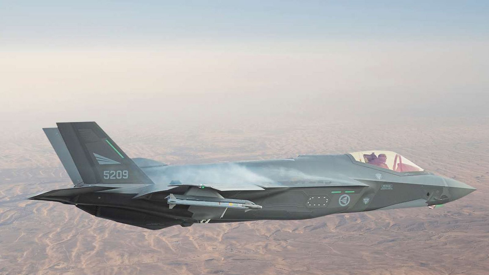 Die Lockheed Martin F-35 Lightning II ist ein Tarnkappen-Mehrzweckkampfflugzeug, das aus dem Joint Strike Fighter-Programm (JSF) des United States-Verteidigungsministeriums hervorgegangen ist.Bundeswehr/Marcello TotaroFoto: Die Lockheed Martin F-35 Lightning II ist ein Tarnkappen-Mehrzweckkampfflugzeug, das aus dem Joint Strike Fighter-Programm (JSF) des United States-Verteidigungsministeriums hervorgegangen ist.Bundeswehr/Marcello TotaroFoto: 