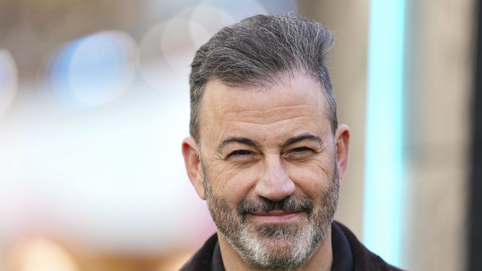 Jimmy Kimmel kehrt mit seiner Late-Night-Show wohl schon am Dienstag zurück ins Fernsehen (Archivfoto).Foto: Scott A Garfitt/Invision/dpa/Scott A Garfitt Jimmy Kimmel kehrt mit seiner Late-Night-Show wohl schon am Dienstag zurück ins Fernsehen (Archivfoto).Foto: Scott A Garfitt/Invision/dpa/Scott A Garfitt