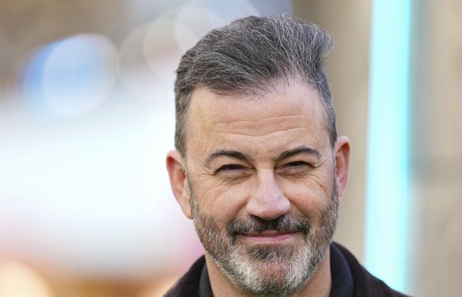 Jimmy Kimmel kehrt mit seiner Late-Night-Show wohl schon am Dienstag zurück ins Fernsehen (Archivfoto).<span class='image-autor'>Foto: Scott A Garfitt/Invision/dpa/Scott A Garfitt</span>