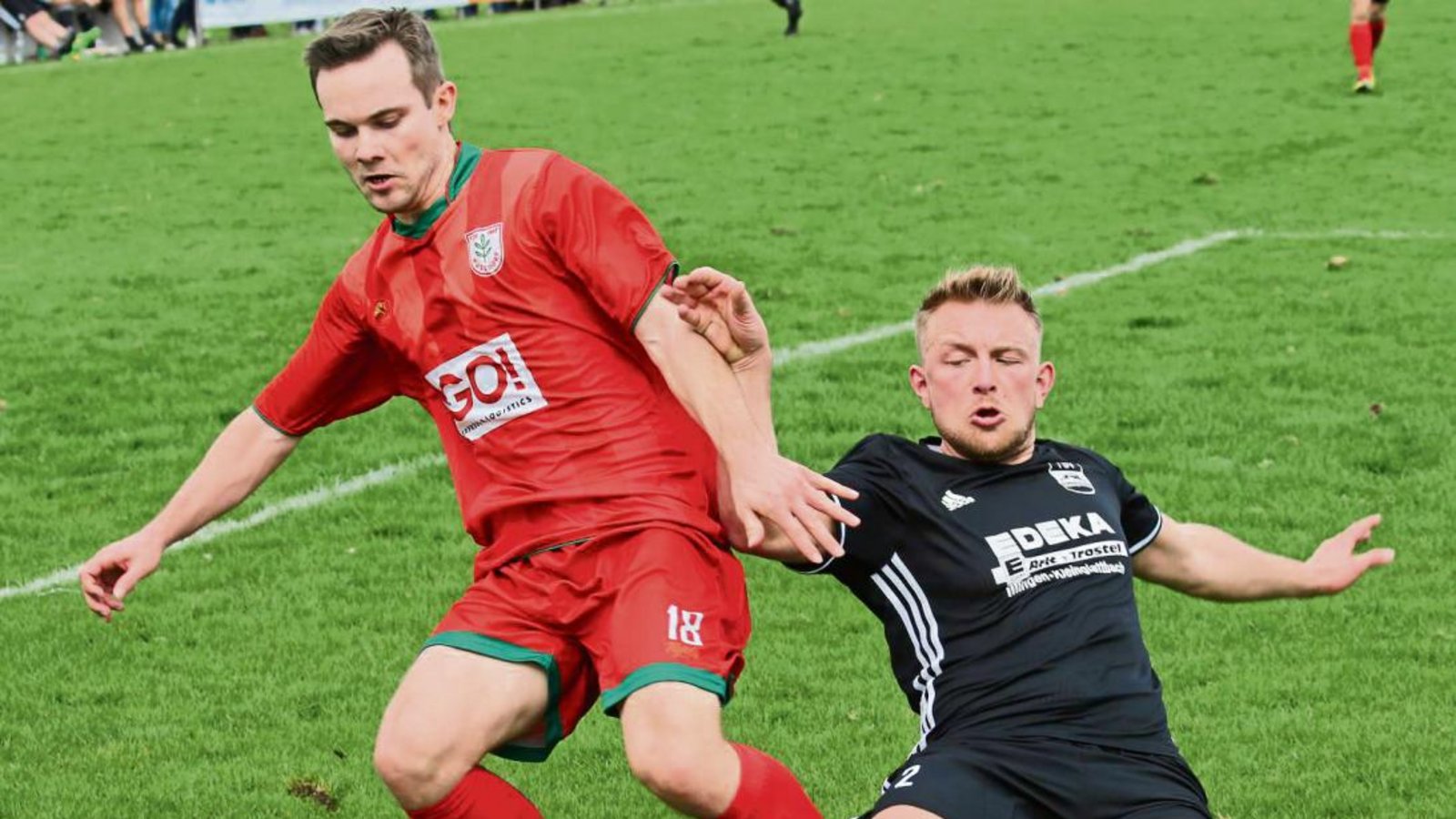 Ralf Krause (rechts) hat es im Spiel gegen Nussdorf vorgemacht: kämpferischer Einsatz ist beim TSV Kleinglattbach gefragt. Foto: Küppers