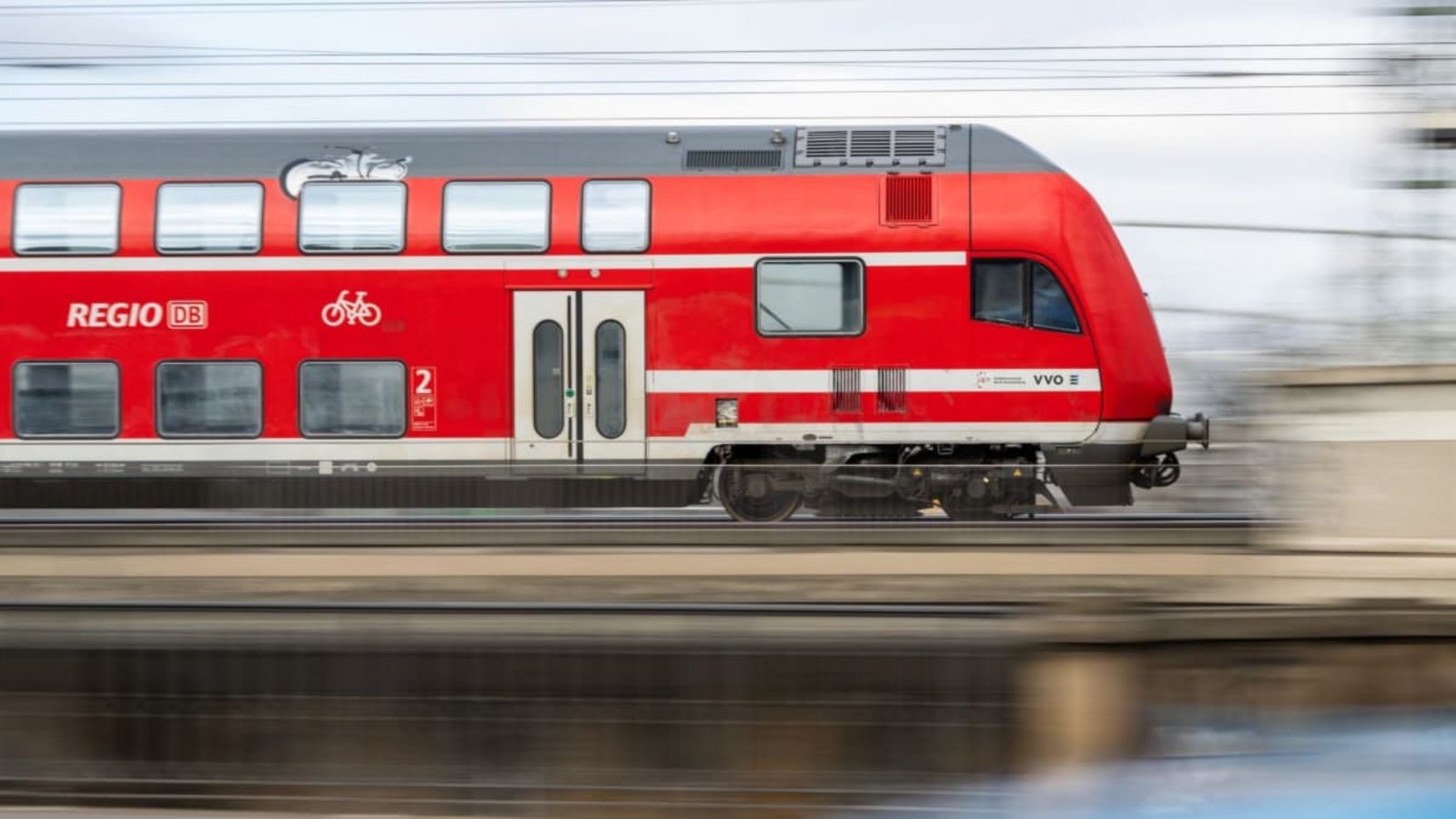 Ende Juli ist zwischen Friedrichshafen und Lindau der Zugverkehr drei Tage lang eingeschränkt. Was Reisende am Bodensee zwischen 24. Juli und 27. Juli beachten sollten.Robert Michael/dpa Ende Juli ist zwischen Friedrichshafen und Lindau der Zugverkehr drei Tage lang eingeschränkt. Was Reisende am Bodensee zwischen 24. Juli und 27. Juli beachten sollten.Robert Michael/dpa