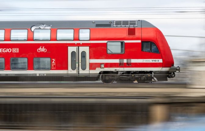 Ende Juli ist zwischen Friedrichshafen und Lindau der Zugverkehr drei Tage lang eingeschränkt. Was Reisende am Bodensee zwischen 24. Juli und 27. Juli beachten sollten.<span class='image-autor'>Robert Michael/dpa</span>
