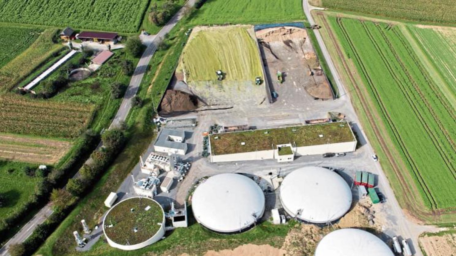 Blick von oben auf die Oberriexinger Anlage. Wie dort Biogas erzeugt wird, erfahren die Teilnehmer der Führung am nächsten Mittwoch. Foto: p Blick von oben auf die Oberriexinger Anlage. Wie dort Biogas erzeugt wird, erfahren die Teilnehmer der Führung am nächsten Mittwoch. Foto: p