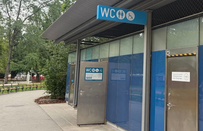 Pissoirs umsonst, Kabinen in Toiletten kosten 50 Cent&nbsp;– das findet eine junge Frau in Wien ungerecht.<span class='image-autor'>Matthias Röder/dpa</span>