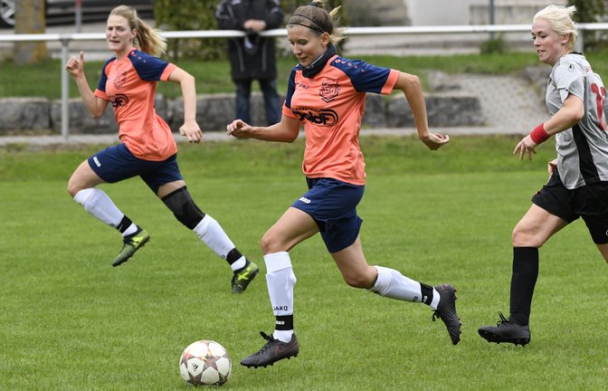 Die SGM Roßwag/Großglattbach (Mitte Verena Henzen) verliert mit 0:5. <span class='image-autor'>Foto: Archiv/Leitner</span>