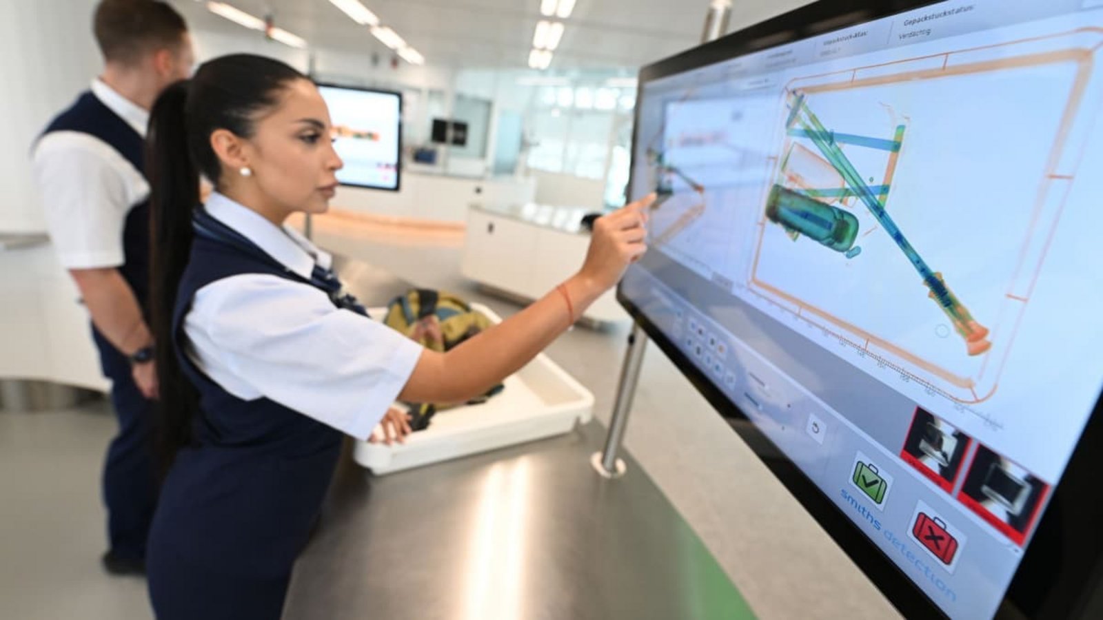 Durch neue Anlagen am Flughafen München soll die Sicherheitskontrolle sicherer und schneller werden.Angelika Warmuth/dpa