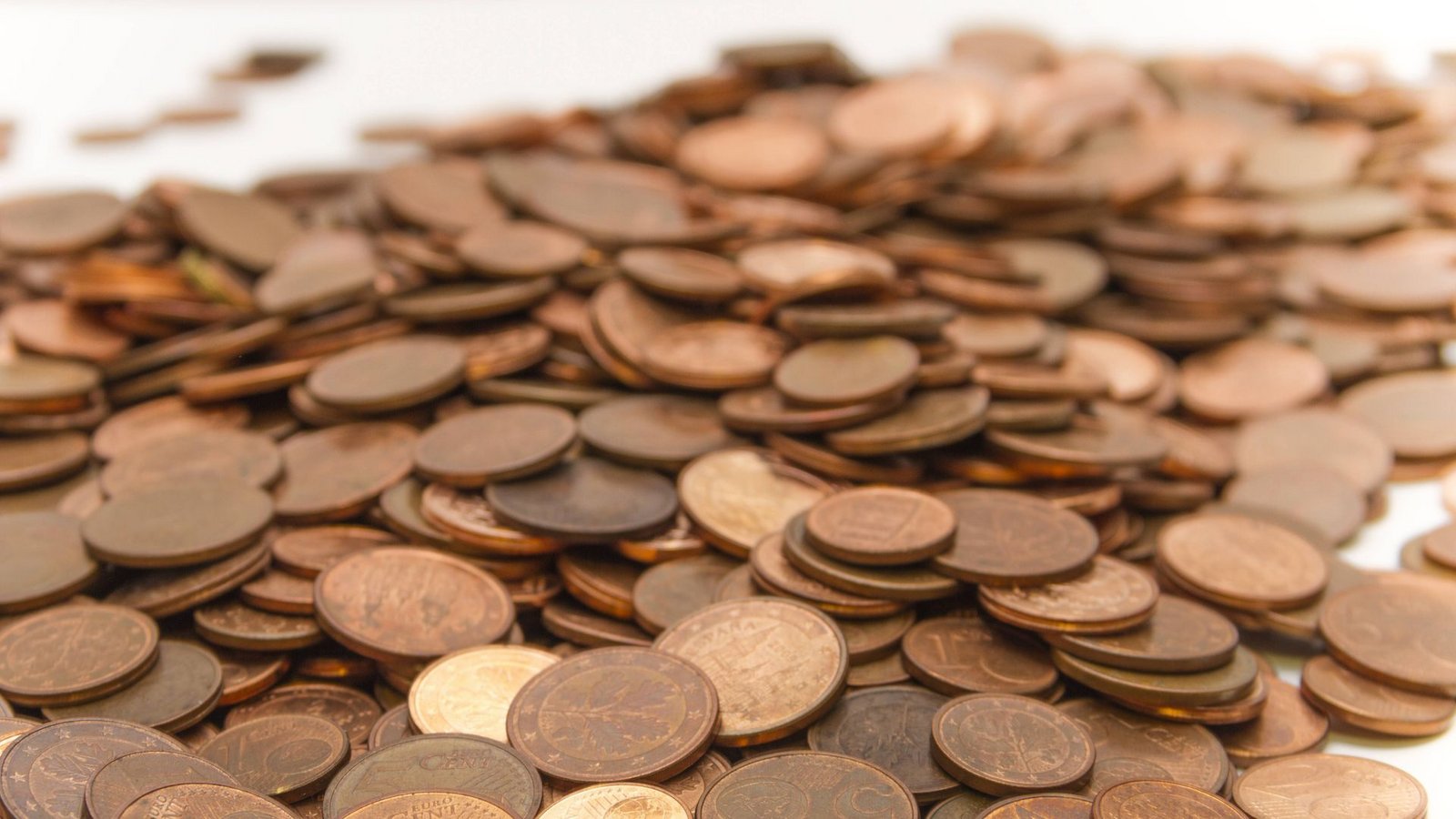 Das Geld sitzt den Deutschen nicht mehr so locker wie früher. Die Wohlstandsbasis schmilzt ab.Foto: Imago/Zoonar Das Geld sitzt den Deutschen nicht mehr so locker wie früher. Die Wohlstandsbasis schmilzt ab.Foto: Imago/Zoonar