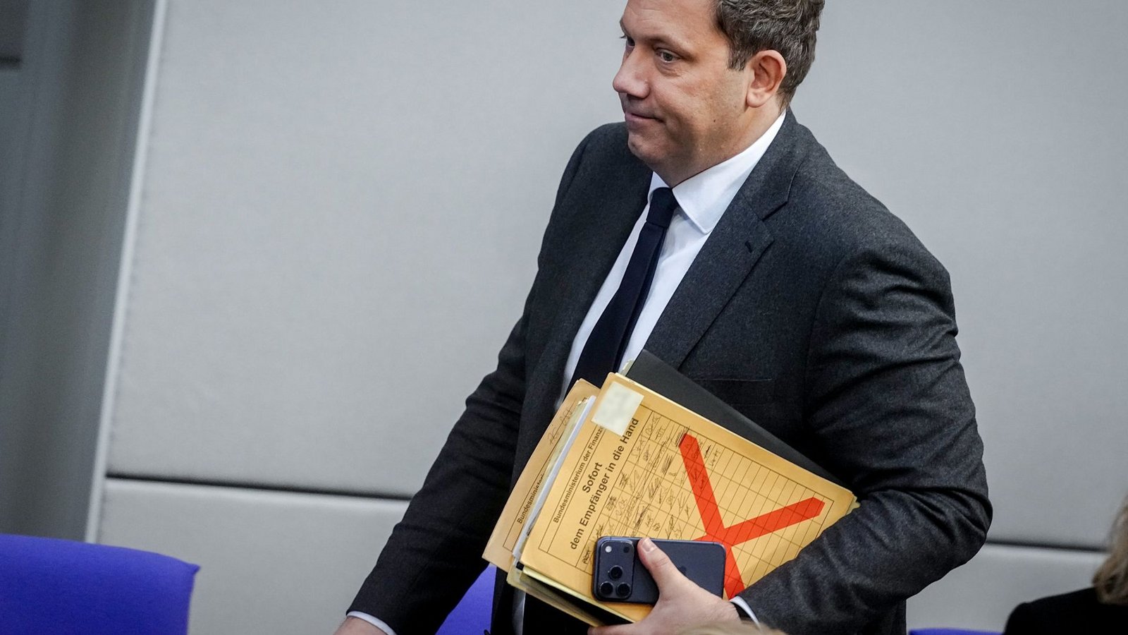 Der Finanzminister fordert eine Übergewinnsteuer und einen Preisdeckel für Kraftstoffe. (Archivbild)Foto: Kay Nietfeld/dpa