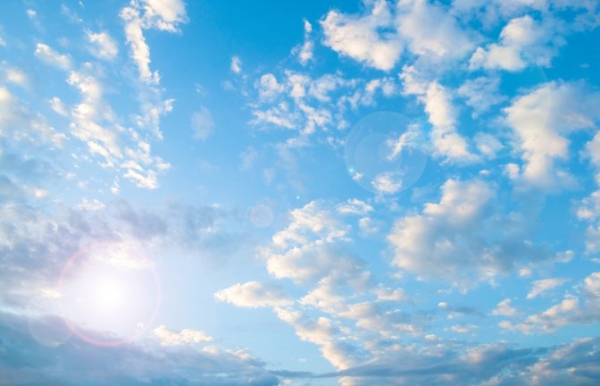 Ozon ist ein farbloses Gas, das bei starker Sonneneinstrahlung entsteht.<span class='image-autor'>Foto: Synthetic Messiah/ Shutterstock</span>