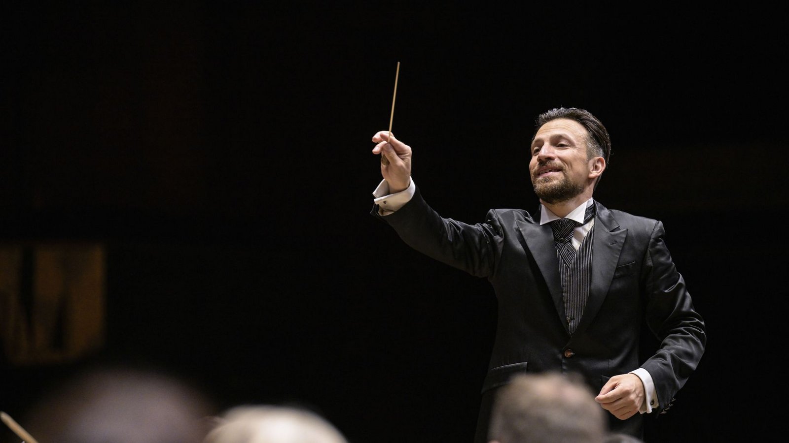 Springt hinein: Stuttgarts GMD Cornelius MeisterFoto: Staatstheater