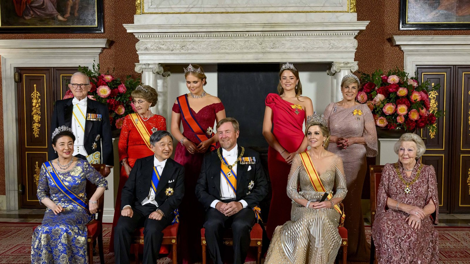 Die niederländische Königsfamilie posiert mit den Gästen aus Japan.Foto: IMAGO / NL Beeld