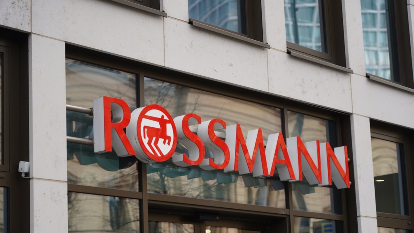 Aktuell werden Dattel-Kugeln zurückgerufen, die u.a. bei Rossmann erhältlich waren.Foto: Achim Wagner/ Shutterstock