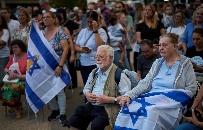 In Israel wird mit Bangen auf die Rückkehr der letzten Geiseln gewartet.<span class='image-autor'>Foto: Emilio Morenatti/AP/dpa</span>