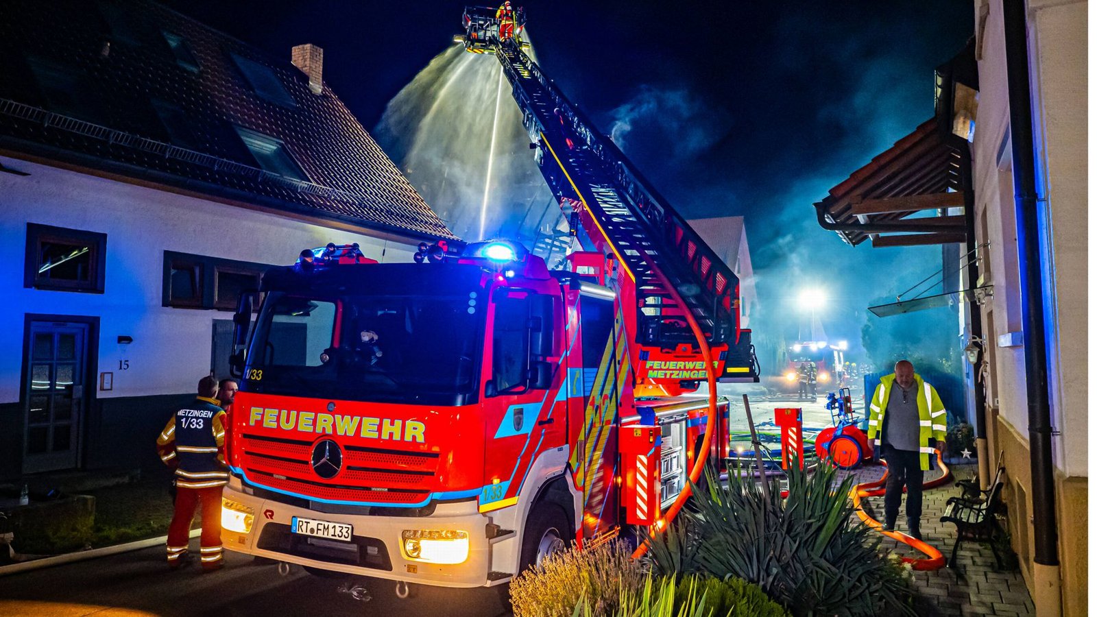 Die Feuerwehr war mit 125 Personen im Einsatz.Foto: 7aktuell.de/Alexander Hald Die Feuerwehr war mit 125 Personen im Einsatz.Foto: 7aktuell.de/Alexander Hald
