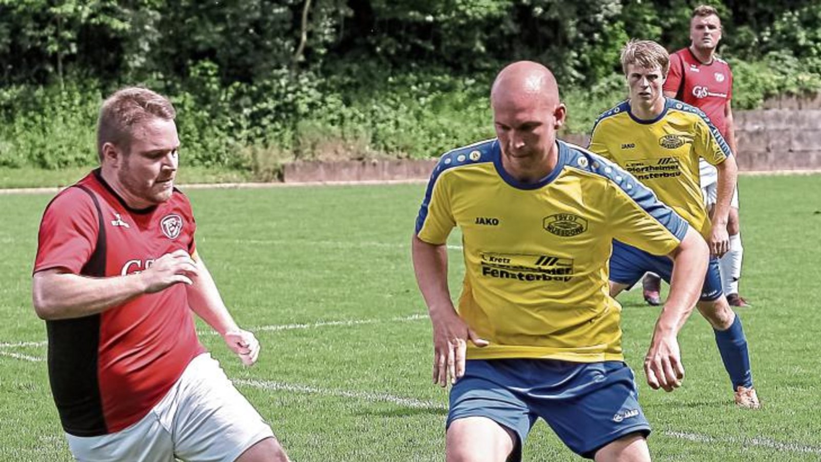Für den TSV Aurich (links Christian Vogel) gibt es das Duell mit Ingo Kugel und dem TSV Nussdorf II in dieser Saison nicht mehr – Nussdorf hat nur noch die A-Liga-Mannschaft. Foto: Simecek Für den TSV Aurich (links Christian Vogel) gibt es das Duell mit Ingo Kugel und dem TSV Nussdorf II in dieser Saison nicht mehr – Nussdorf hat nur noch die A-Liga-Mannschaft. Foto: Simecek