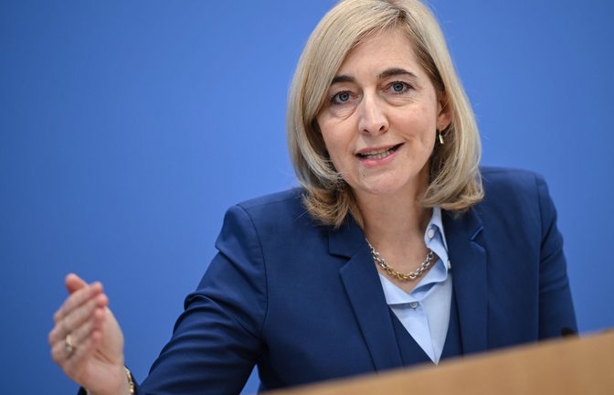 Für Gesundheitsministerin Nina Warken steht ein Jobwechsel an. (Archivbild)<span class='image-autor'>Britta Pedersen/dpa</span>