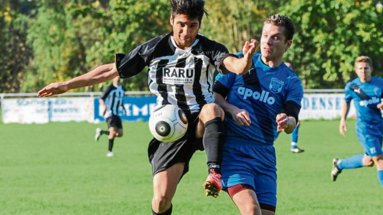 Cihat Aytac (links) und die Enzweihinger drehten gegen Besigheim ein 0:2. Foto: Leitner