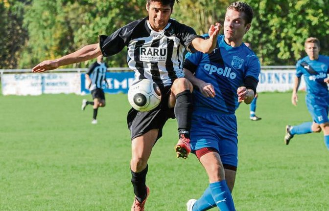 Cihat Aytac (links) und die Enzweihinger drehten gegen Besigheim ein 0:2. Foto: Leitner