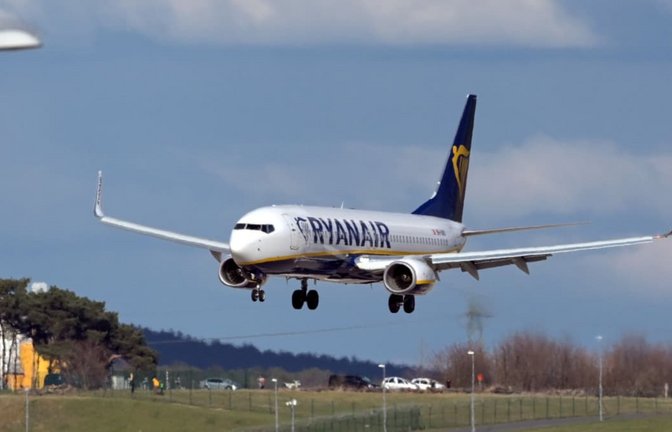 Bei einer Ryanair-Maschine ist im Juli beim Flug von Griechenland nach Deutschland ein Fenster geplatzt. Die Folgen waren dramatisch. Wie kam es zu dem Vorfall?<span class='image-autor'>Soeren Stache/dpa-Zentralbild/dpa</span>