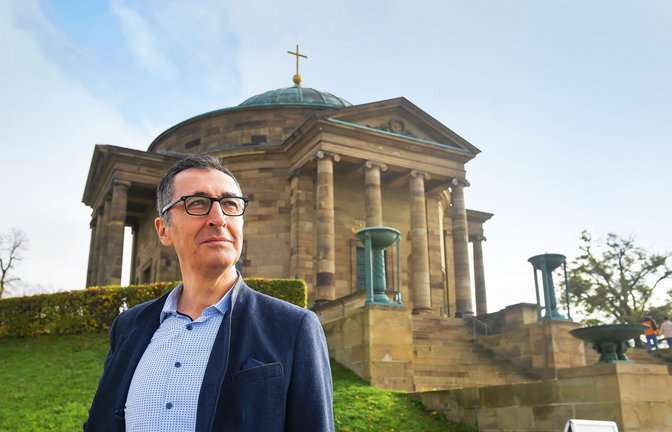 Bundeslandwirtschaftsminister Cem Özdemir vor der Grabkapelle auf dem Rotenberg im Stuttgarter Stadtbezirk Untertürkheim.<span class='image-autor'>Foto: Lichtgut/Max Kovalenko</span>