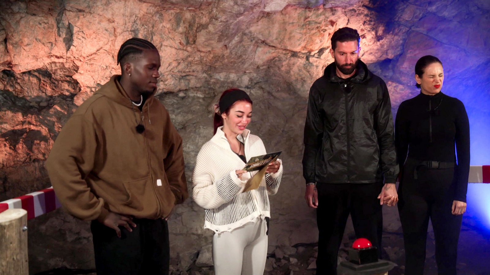 Joshi, Ariel, Sebi und Lizsa (v. l.) bei der Exit-ChallengeFoto: RTLZWEI Joshi, Ariel, Sebi und Lizsa (v. l.) bei der Exit-ChallengeFoto: RTLZWEI