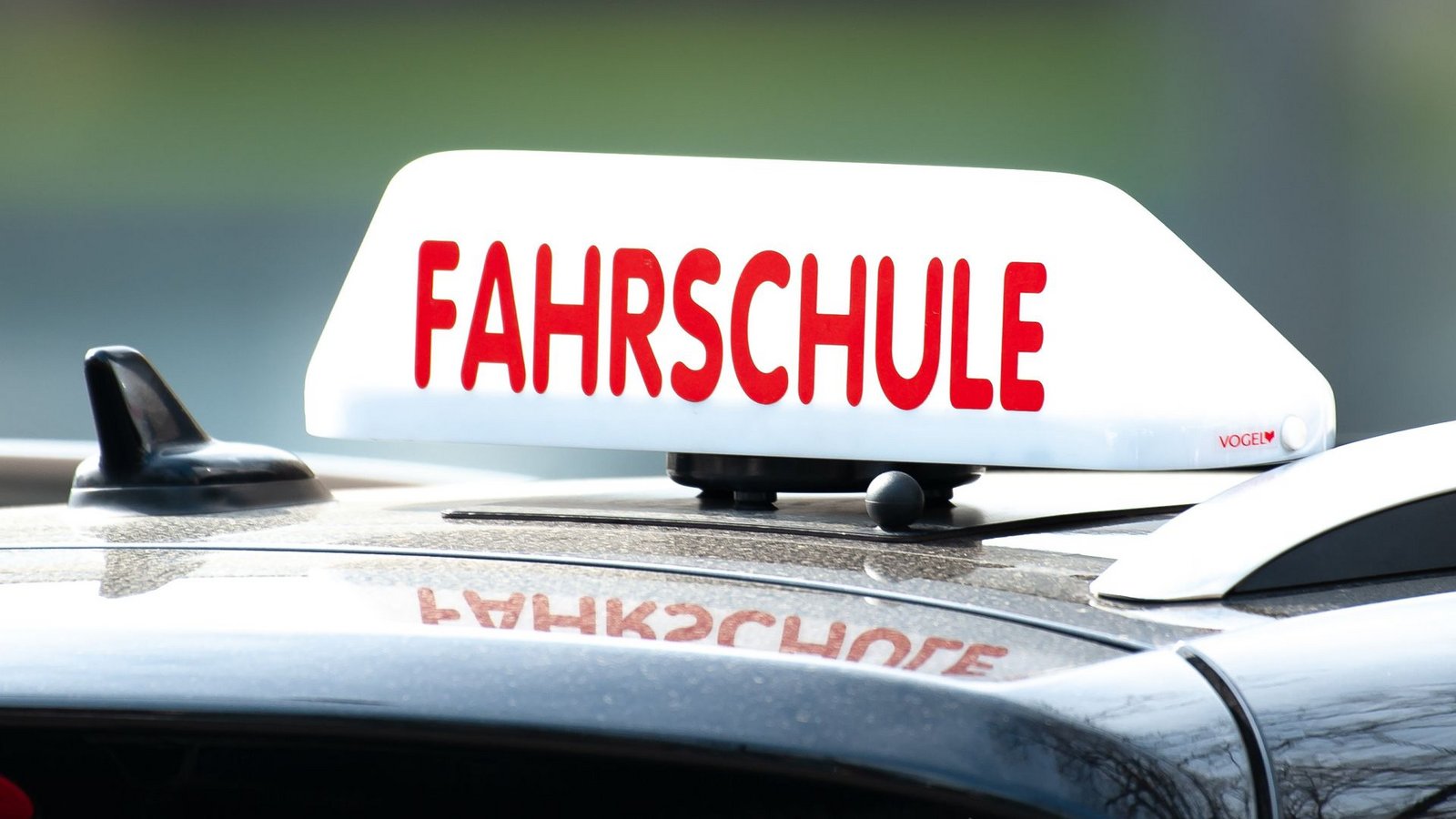 Künftig soll es Änderungen bei der Fahrschulausbildung geben (Archivbild).Foto: dpa/Swen Pförtner Künftig soll es Änderungen bei der Fahrschulausbildung geben (Archivbild).Foto: dpa/Swen Pförtner