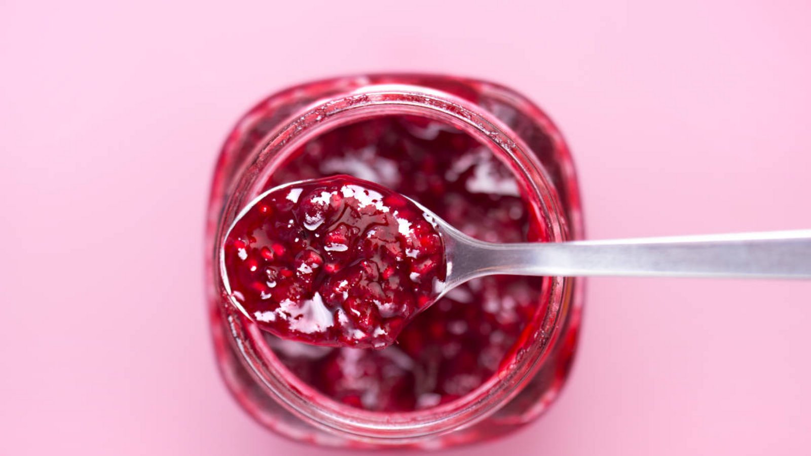 In diesem Artikel zeigen wir Ihnen, was Sie tun können, um zu verhindern, dass sich Schimmel auf der Marmelade bildet.Foto: Virtu studio / Shutterstock.com In diesem Artikel zeigen wir Ihnen, was Sie tun können, um zu verhindern, dass sich Schimmel auf der Marmelade bildet.Foto: Virtu studio / Shutterstock.com