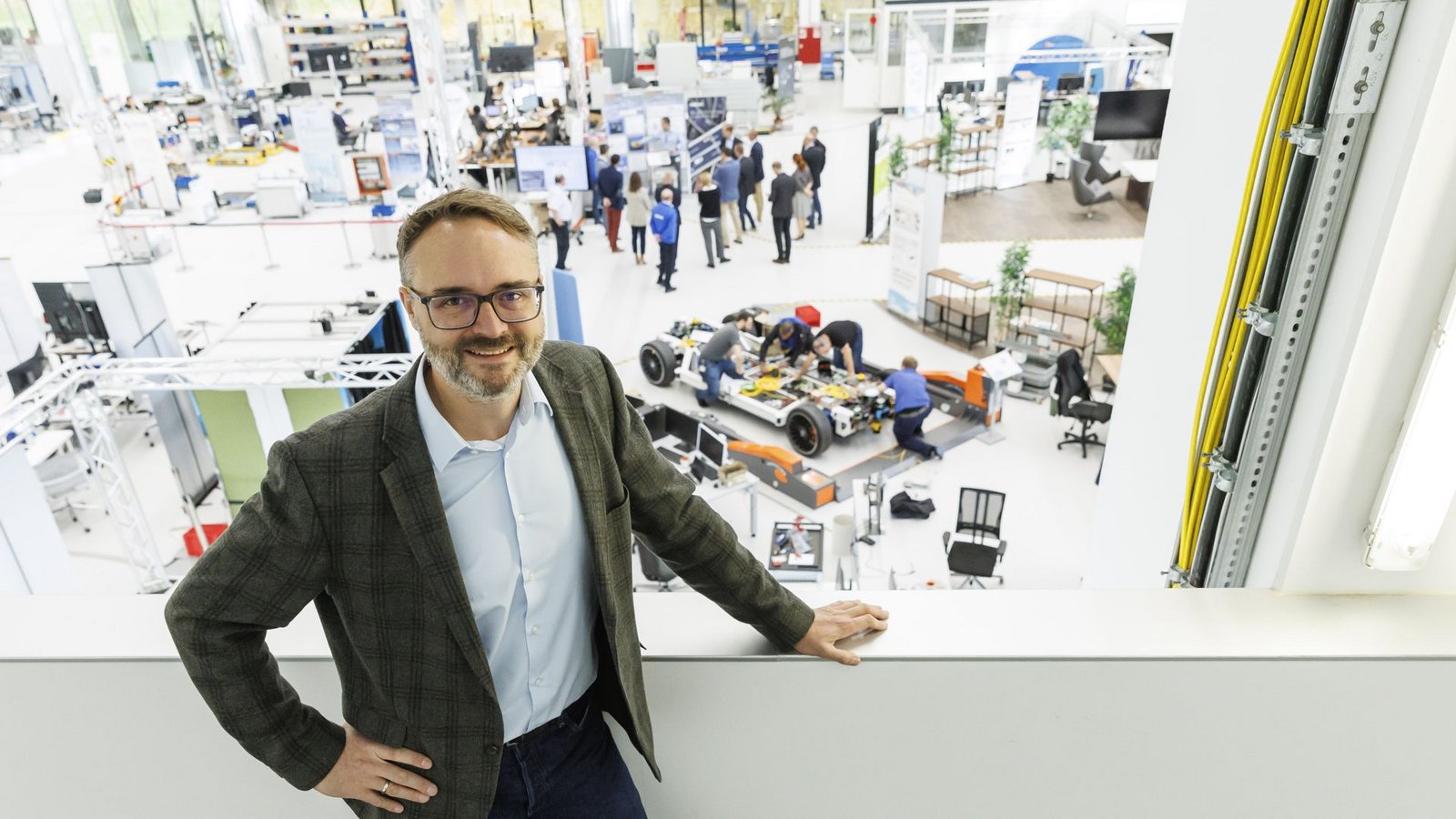 Ansgar Gerlicher von der Hochschule der Medien arbeitet in der Arena 2036 mit Mercedes zusammen. Dabei geht es auch um autonom fahrende Autos.Foto: Lichtgut/Julian Rettig
