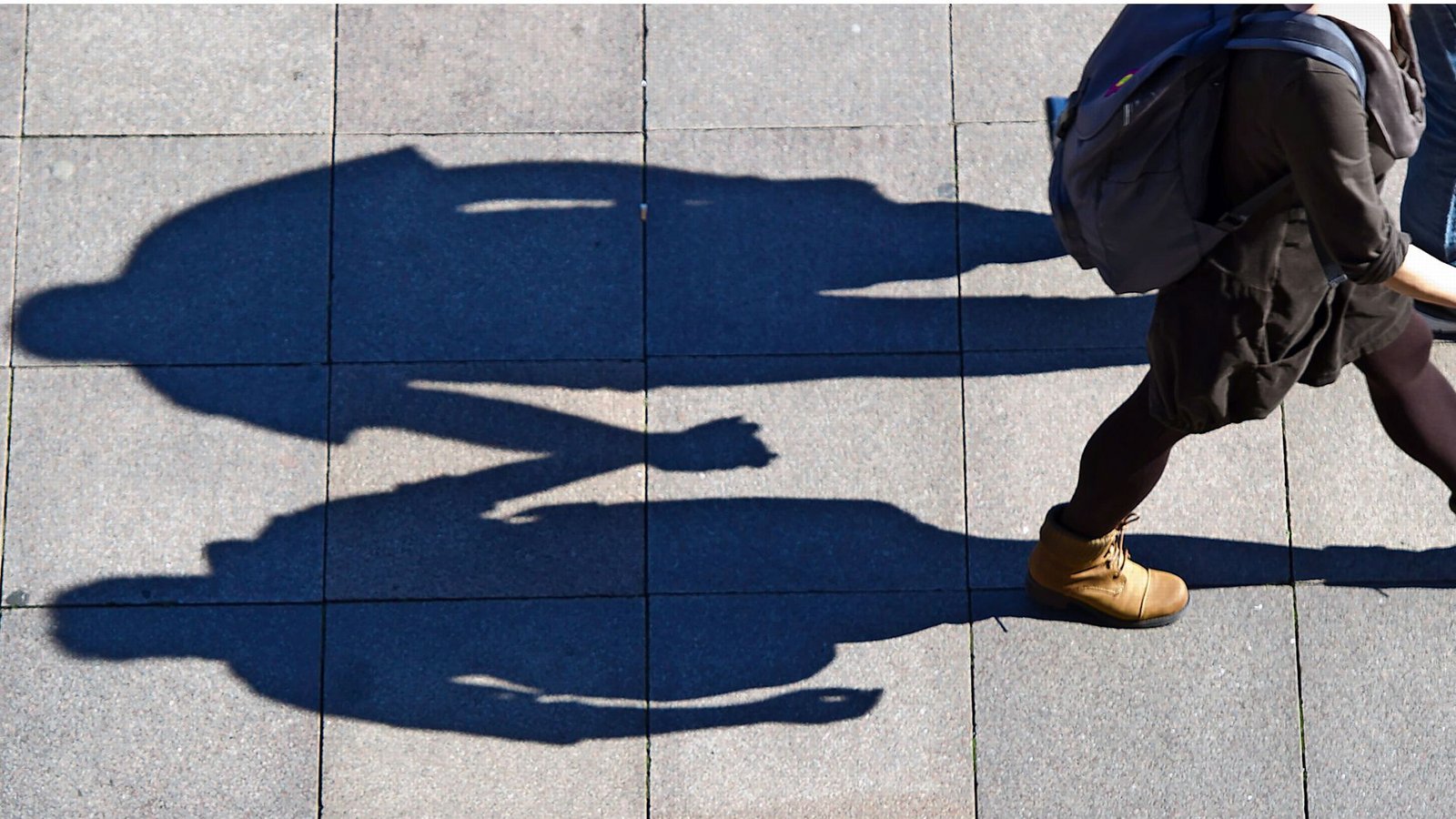 Schatten der Vergangenheit: Das innere Kind ist ein Sinnbild für individuelle Erlebnisse aus der Kindheit, die jeden Menschen stark prägFoto: / Schatten der Vergangenheit: Das innere Kind ist ein Sinnbild für individuelle Erlebnisse aus der Kindheit, die jeden Menschen stark prägFoto: /