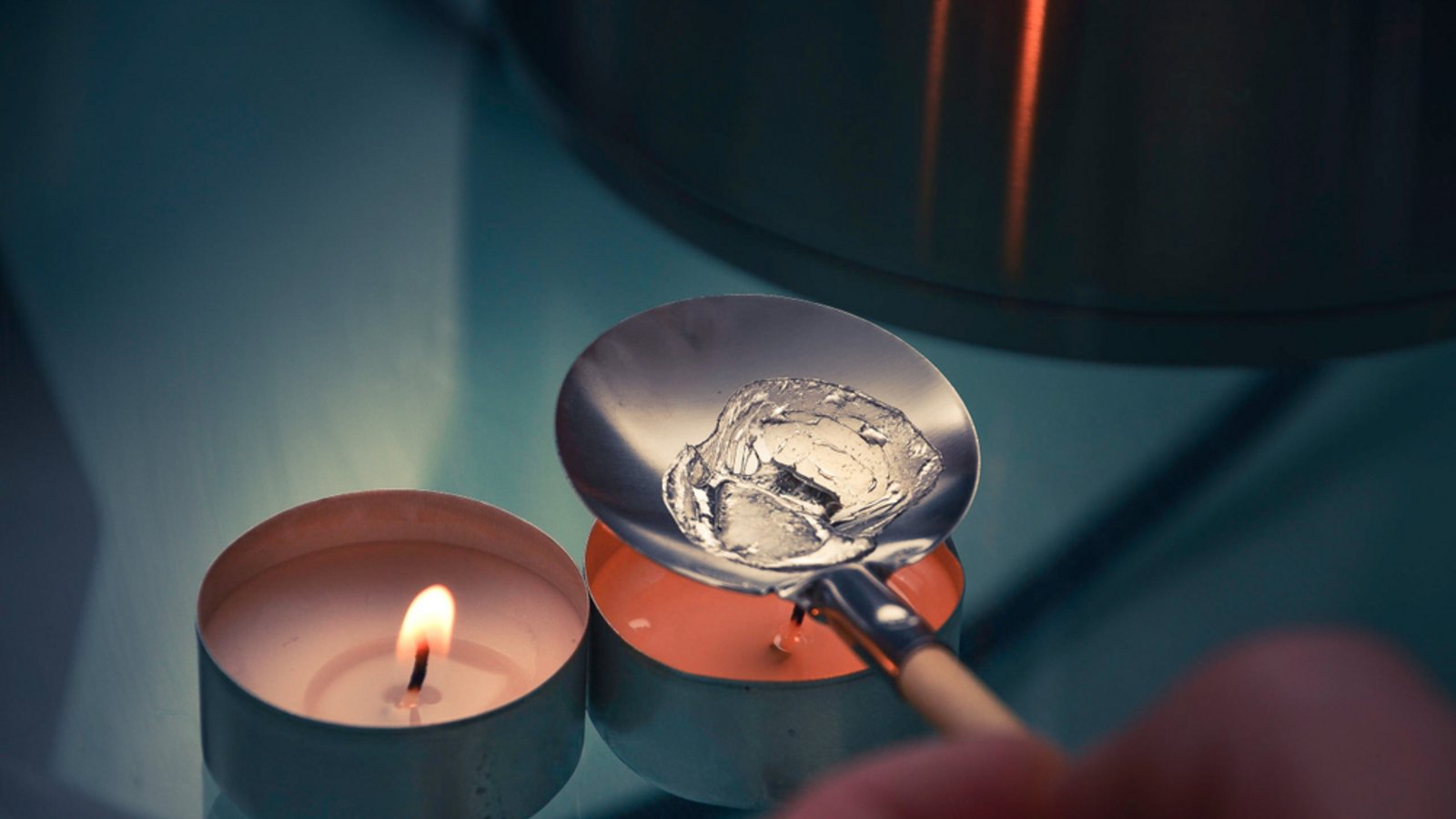 Diese 5 Alternativen gibt es zum Bleigießen.Foto: Kotarl / shutterstock.com Diese 5 Alternativen gibt es zum Bleigießen.Foto: Kotarl / shutterstock.com
