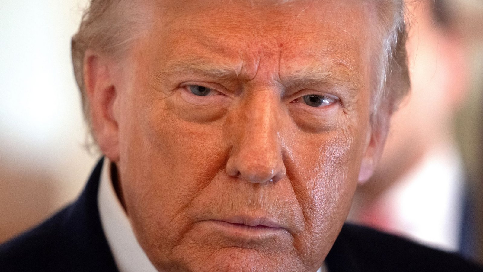 Will den neuen Fed-Chef Warsh nicht beeinflussen: US-Präsident Trump. (Archivbild)Foto: Mark Schiefelbein/AP/dpa Will den neuen Fed-Chef Warsh nicht beeinflussen: US-Präsident Trump. (Archivbild)Foto: Mark Schiefelbein/AP/dpa