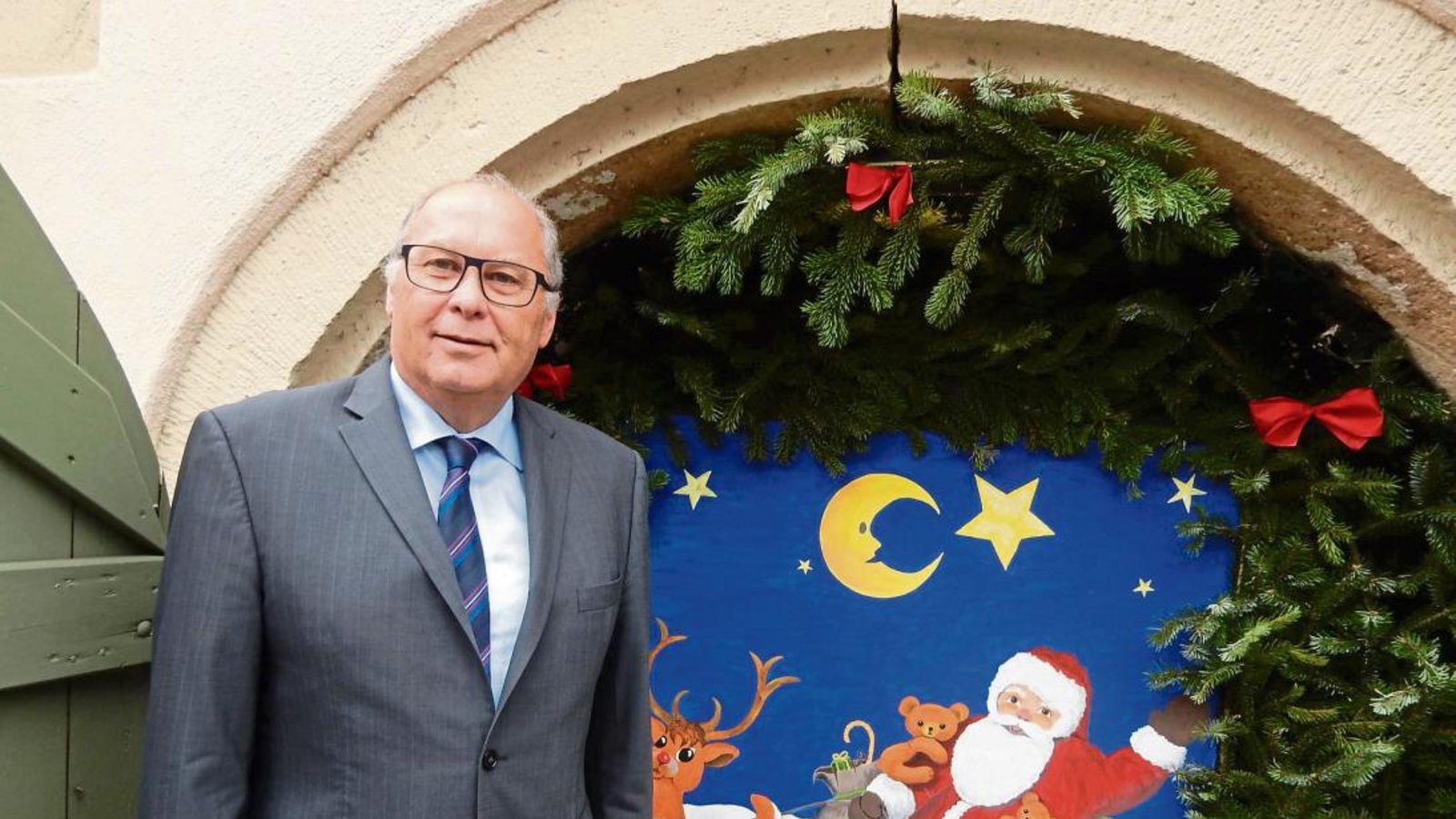 Bürgermeister Werner Somlai steht seit 35 Jahren in den Diensten der Stadt – 27 Jahre davon war er Kämmerer. Fotos: Arning Bürgermeister Werner Somlai steht seit 35 Jahren in den Diensten der Stadt – 27 Jahre davon war er Kämmerer. Fotos: Arning