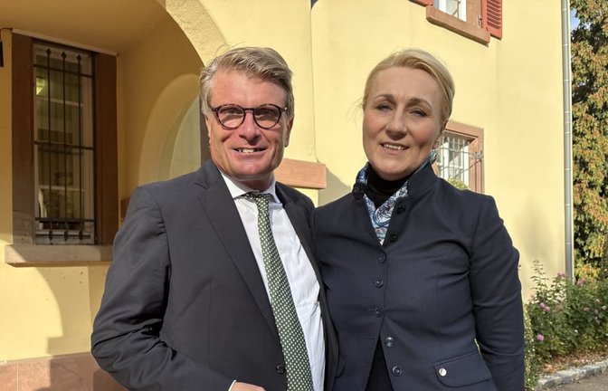 Thomas Bareiß mit seiner Frau Andrea Verpoorten am Samstag in Albstadt-Lautlingen<span class='image-autor'>Julia Gern</span>