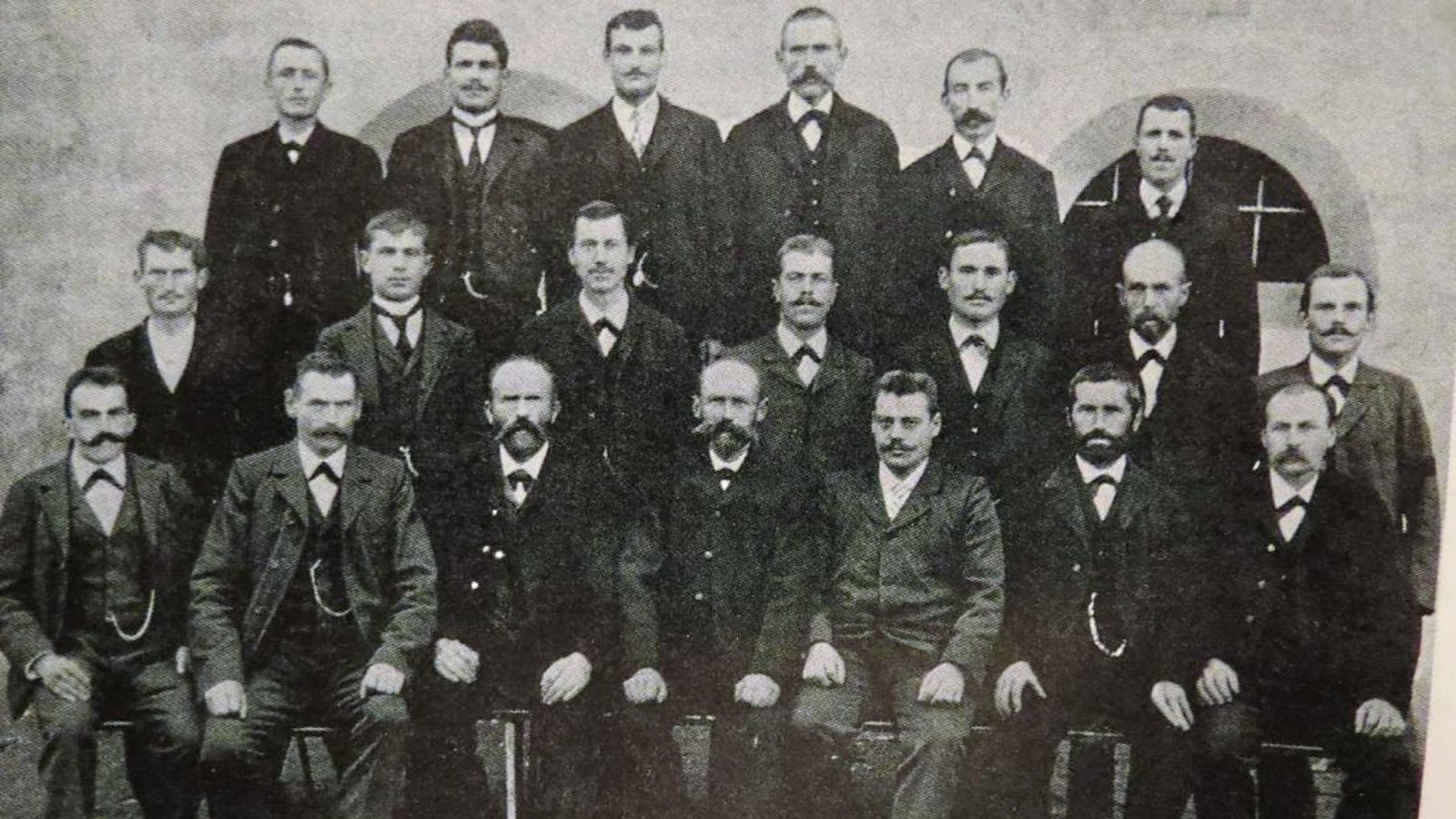 So präsentierte sich der Männerchor des heutigen Liederkranzes Eberdingen im Gründungsjahr 1890.  F otos: p