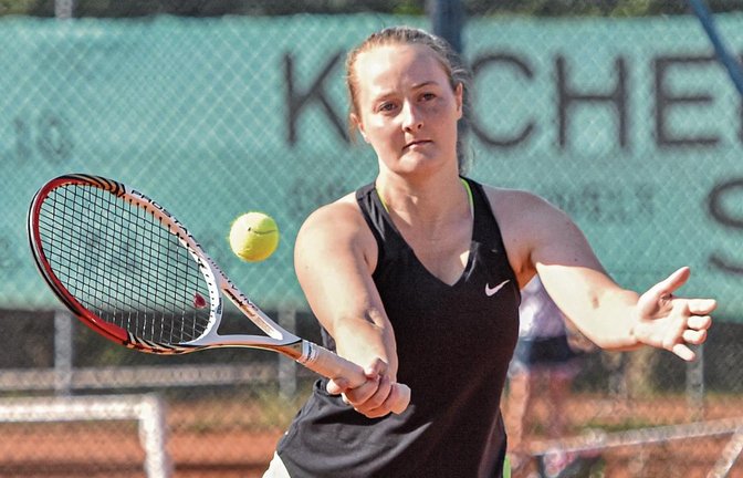 Kristina Hädecke feiert beim 5:4-Erfolg des TV Vaihingen in der Bezirksliga einen Einstand nach Maß beim TVV. Foto: Leitner