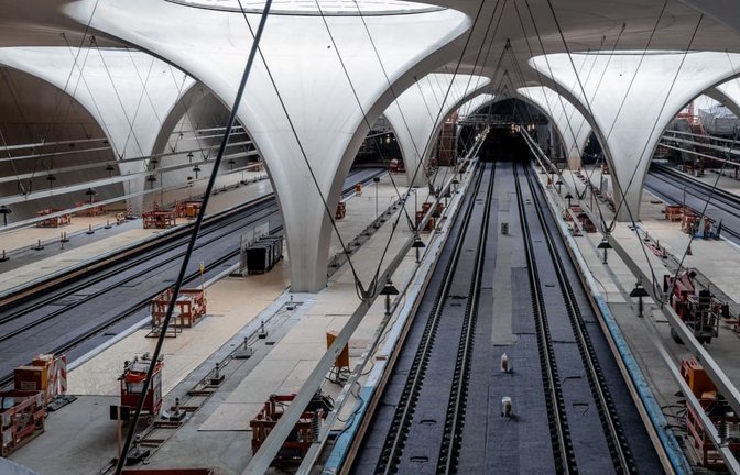 Wie warm kann es im neuen Tiefbahnhof von Stuttgart im Sommer werden?<span class='image-autor'>Christoph Schmidt/dpa</span>
