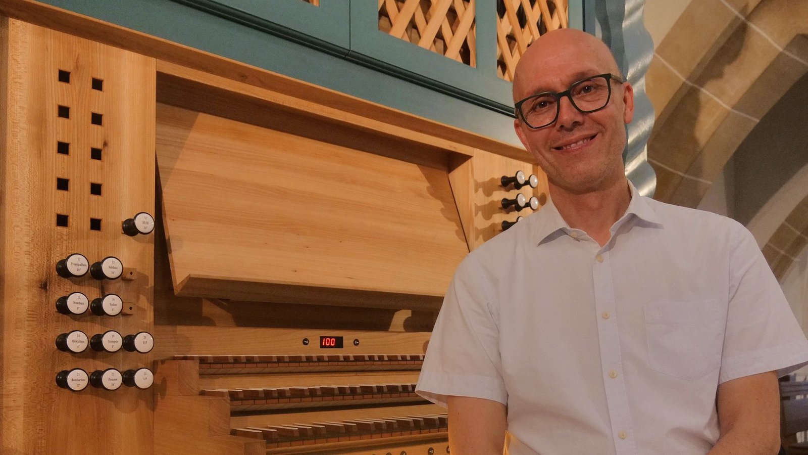 Beeindruckt in der Vaihinger Stadtkirche mit technischer Präzision und anmutigen Spiel: Prof. Markus Eichenlaub. Foto: Friedrich Beeindruckt in der Vaihinger Stadtkirche mit technischer Präzision und anmutigen Spiel: Prof. Markus Eichenlaub. Foto: Friedrich