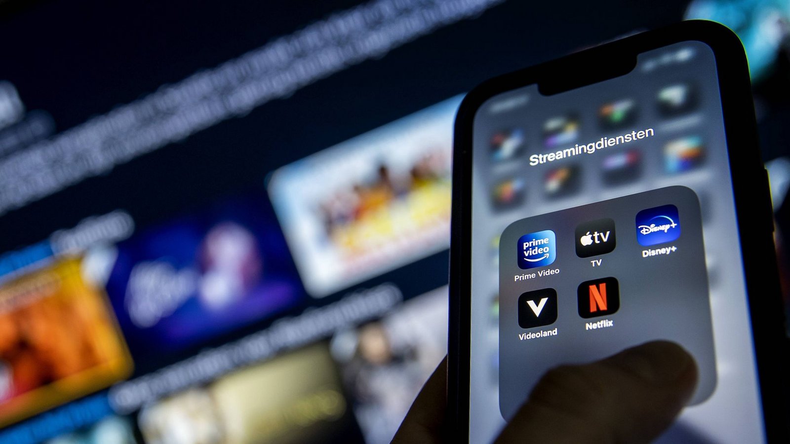 Netflix geht als erster Streaminganbieter gegen Account-Sharing vor. Ziehen andere Anbieter bald nach? (Symbolbild)Foto: imago images/ANP/ via www.imago-images.de Netflix geht als erster Streaminganbieter gegen Account-Sharing vor. Ziehen andere Anbieter bald nach? (Symbolbild)Foto: imago images/ANP/ via www.imago-images.de