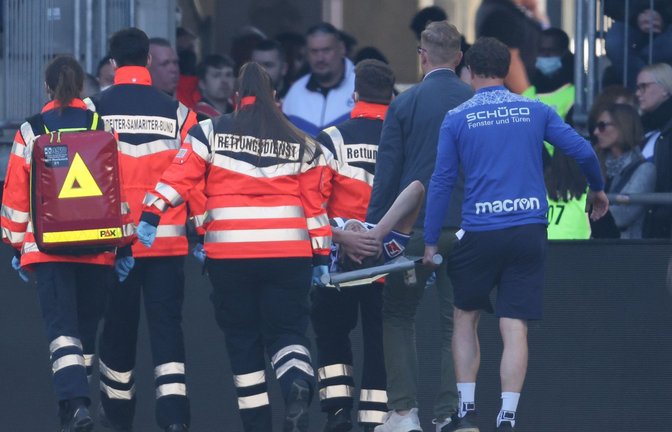 Arminia Bielefelds Mittelfeldspieler Fabian Kunze wurde am Kopf verletzt.<span class='image-autor'>Foto: dpa/Friso Gentsch</span>