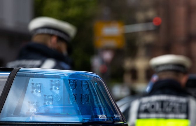 Bisher konnte die Polizei die Unbekannten noch nicht ausfindig machen. (Symbolbild)<span class='image-autor'>Foto: dpa/Philipp von Ditfurth</span>