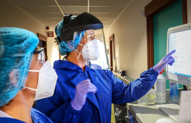 Nicht alle Beschäftigten im Gesundheitswesen erhielten einen Bonus für ihre Leistungen während der Pandemie.<span class='image-autor'>Foto: dpa//Virginie Lefour</span>
