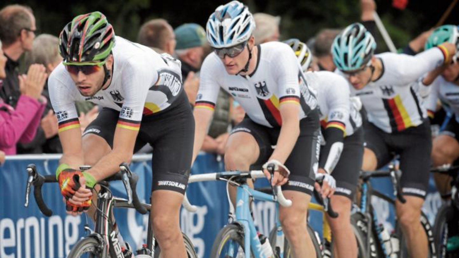 Alexander Krieger (rechts) hat sich voll in den Dienst der Mannschaft gestellt und seinem Kapitän Pascal Ackermann den vierten Platz ermöglicht. Foto: BDR-Medienservice Alexander Krieger (rechts) hat sich voll in den Dienst der Mannschaft gestellt und seinem Kapitän Pascal Ackermann den vierten Platz ermöglicht. Foto: BDR-Medienservice