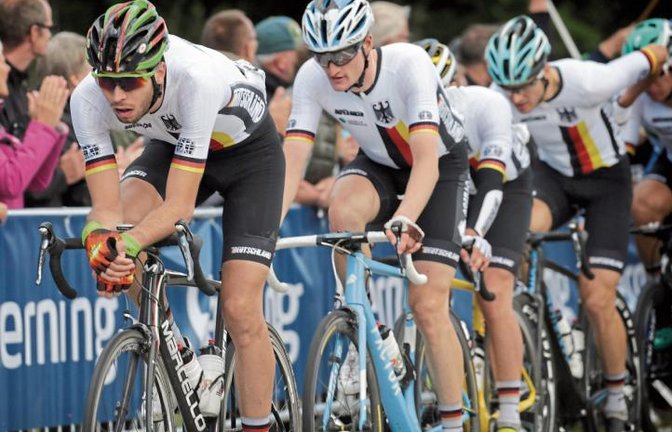 Alexander Krieger (rechts) hat sich voll in den Dienst der Mannschaft gestellt und seinem Kapitän Pascal Ackermann den vierten Platz ermöglicht. Foto: BDR-Medienservice