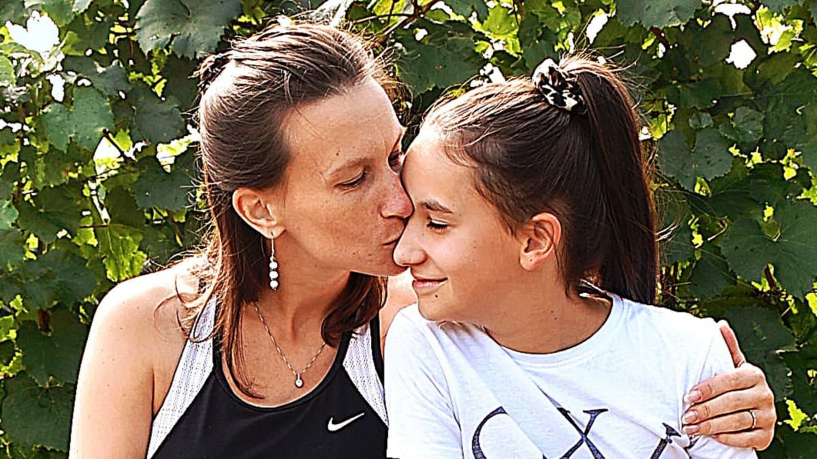 Elsa Pfeiffer mit ihrer Tochter Lea in glücklicheren Zeiten. Lea ist immer noch in Slowenien.Gerd Pfeiffer Elsa Pfeiffer mit ihrer Tochter Lea in glücklicheren Zeiten. Lea ist immer noch in Slowenien.Gerd Pfeiffer