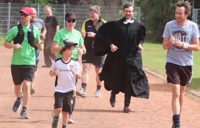 Beim Inklusionslauf der Lebenshilfe Vaihingen-Mühlacker geht es um einen guten Zweck, aber auch der Spaß kommt bei den Teilnehmern nicht zu kurz. Archivfoto: VKZ/Arning