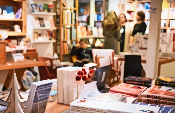 Die Auswahl ist gewaltig im Vaihinger Buchladen.<span class='image-autor'>Foto: Lichtgut/Achim Zweygarth</span>