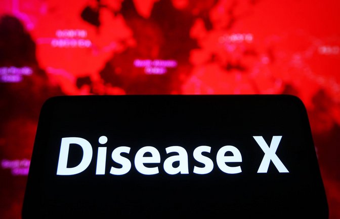 SARS-CoV-2 – Disease X („Krankheit X“): Die Genese beider Erreger und des offiziellen Umgangs damit gleicht einem Wissenschaftskrimi. Nur dass dieser in der Realität spielt.<span class='image-autor'>Foto: Imago/SOPA Images</span>